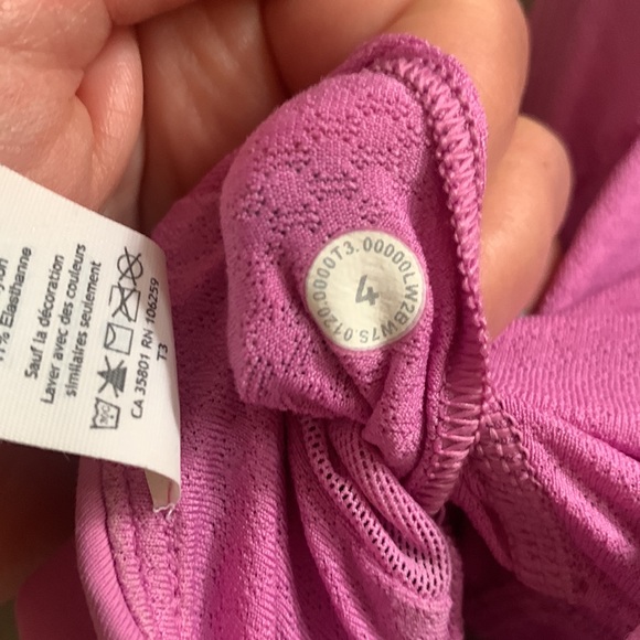 Lululemon pink sports bra - Size 4 - Picture 4 of 4
